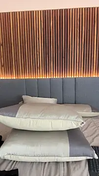 EmiilyAdams  online show from April 2, 2026, 8:50 pm