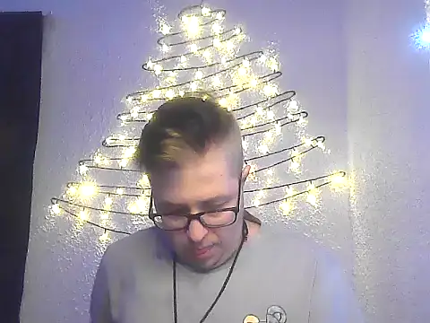 bisexualboy05 online show from November 20, 2025, 5:01 pm