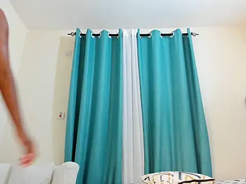 Snapshot of dolly_booty chatting on November 2, 2025, 8:39 am dolly booty online show from November 2, 2025, 8:39 am