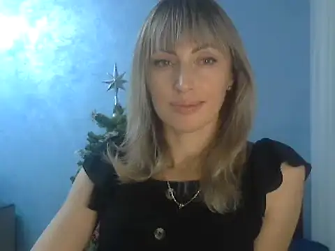 Snapshot of EffectMaya chatting on December 13, 2024, 8:04 pm EffectMaya online show from December 13, 2024, 8:04 pm