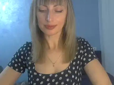 Snapshot of EffectMaya chatting on January 23, 2025, 8:13 pm EffectMaya online show from January 23, 2025, 8:13 pm