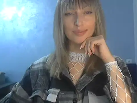 Snapshot of EffectMaya chatting on February 8, 2025, 6:22 pm EffectMaya online show from February 8, 2025, 6:22 pm