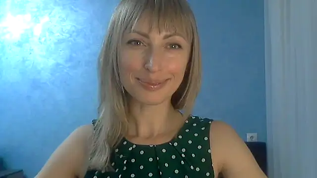 Snapshot of EffectMaya chatting on March 18, 2025, 6:59 pm EffectMaya online show from March 18, 2025, 6:59 pm