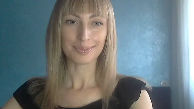 Snapshot of EffectMaya chatting on March 21, 2025, 1:56 pm EffectMaya online show from March 21, 2025, 1:56 pm