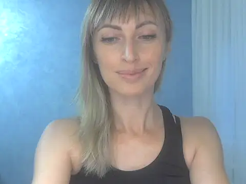 Snapshot of EffectMaya chatting on September 23, 2025, 2:42 pm EffectMaya online show from September 23, 2025, 2:42 pm