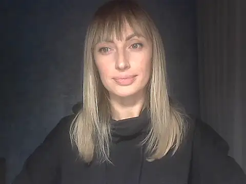 Snapshot of EffectMaya chatting on November 11, 2025, 5:57 pm EffectMaya online show from November 11, 2025, 5:57 pm