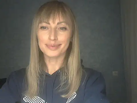 Snapshot of EffectMaya chatting on December 2, 2025, 8:04 pm EffectMaya online show from December 2, 2025, 8:04 pm