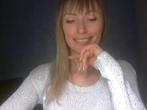 Snapshot of EffectMaya chatting on February 1, 2026, 8:07 pm EffectMaya online show from February 1, 2026, 8:07 pm