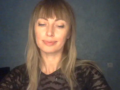 Snapshot of EffectMaya chatting on February 18, 2026, 8:05 pm EffectMaya online show from February 18, 2026, 8:05 pm