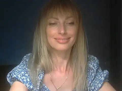 Snapshot of EffectMaya chatting on May 20, 2026, 6:47 pm EffectMaya online show from May 20, 2026, 6:47 pm