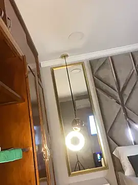 Snapshot of Emma-Conti chatting on January 4, 2025, 11:43 am Emma-Conti online show from January 4, 2025, 11:43 am