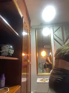 Snapshot of Emma-Conti chatting on March 7, 2025, 12:56 pm Emma-Conti online show from March 7, 2025, 12:56 pm