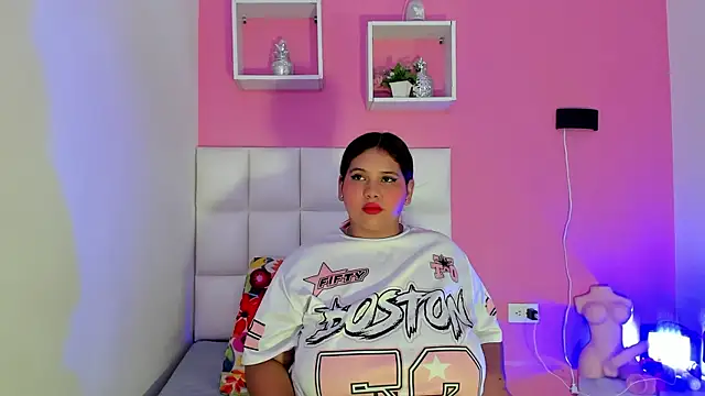 Snapshot of Alanna_hot3 chatting on May 21, 2026, 7:43 pm Alanna hot3 online show from May 21, 2026, 7:43 pm