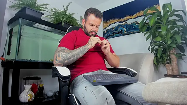 Snapshot of Johnnygrayson1 chatting on July 2, 2026, 12:10 am Johnnygrayson1 online show from July 2, 2026, 12:10 am