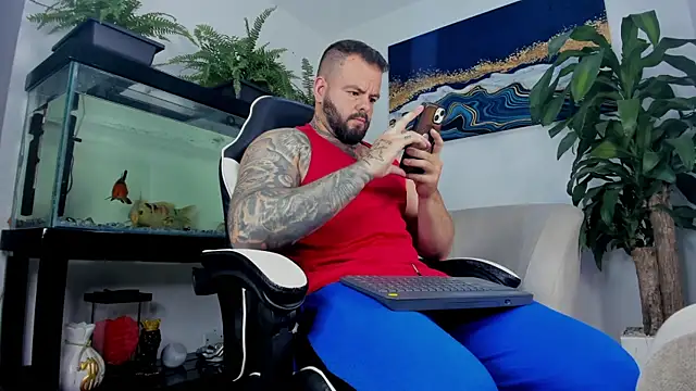 Snapshot of Johnnygrayson1 chatting on July 6, 2026, 11:18 pm Johnnygrayson1 online show from July 6, 2026, 11:18 pm