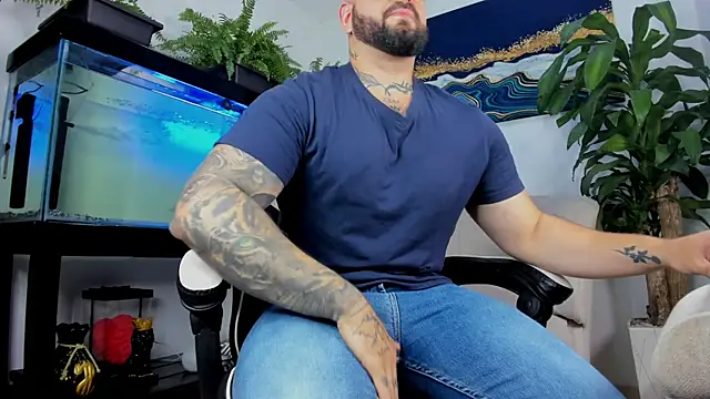 Snapshot of Johnnygrayson1 chatting on July 24, 2026, 12:30 am Johnnygrayson1 online show from July 24, 2026, 12:30 am