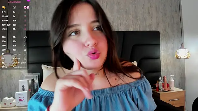 Snapshot of Sabrina_Lennox chatting on February 7, 2025, 1:47 am Sabrina Lennox online show from February 7, 2025, 1:47 am