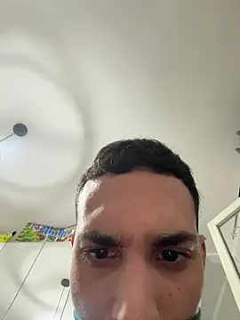 Snapshot of ciokoleit chatting on December 21, 2025, 6:48 pm ciokoleit online show from December 21, 2025, 6:48 pm