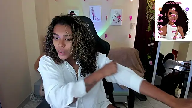 aleja montiel   online show from March 6, 2025, 12:52 pm