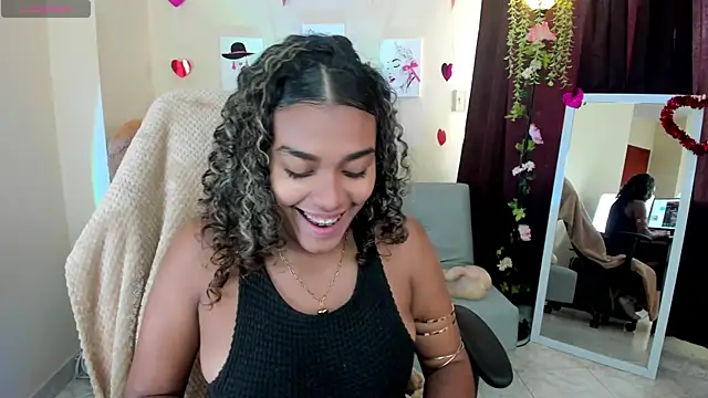 aleja montiel   online show from March 10, 2025, 12:48 pm