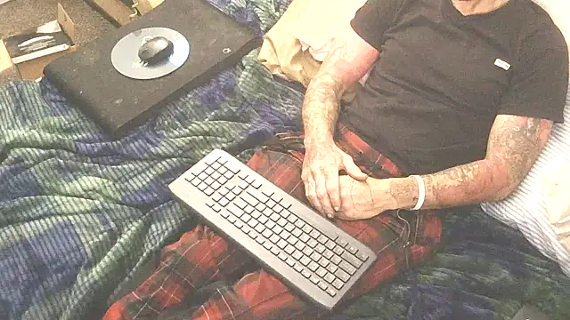 TheOneYouLove69 online show from March 15, 2026, 12:49 am