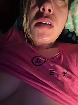 Snapshot of xLadyScarlettx chatting on March 9, 2025, 4:05 am xLadyScarlettx online show from March 9, 2025, 4:05 am