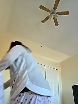 xLadyScarlettx online show from February 9, 2026, 1:26 pm