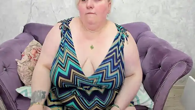 fashiona online show from February 11, 2025, 10:48 am