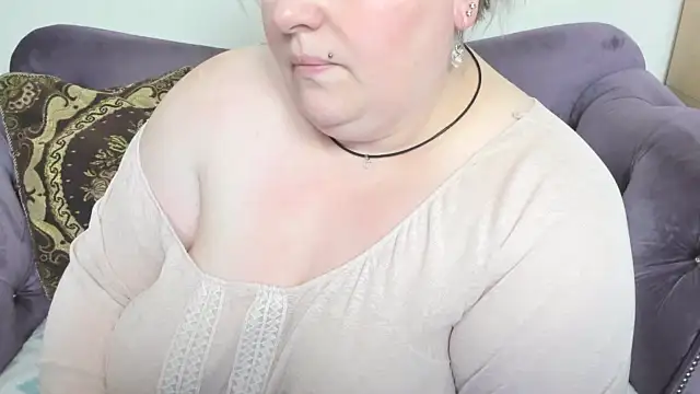 fashiona online show from October 25, 2025, 9:42 pm