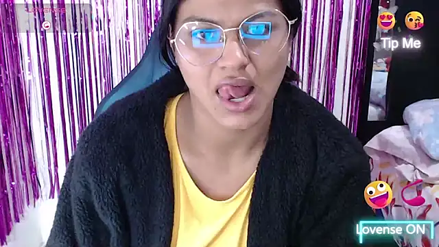 SweetAlmaa online show from March 9, 2026, 10:19 am