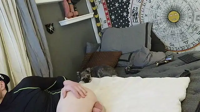 UnCuTupTheBuTT online show from February 5, 2026, 8:30 am