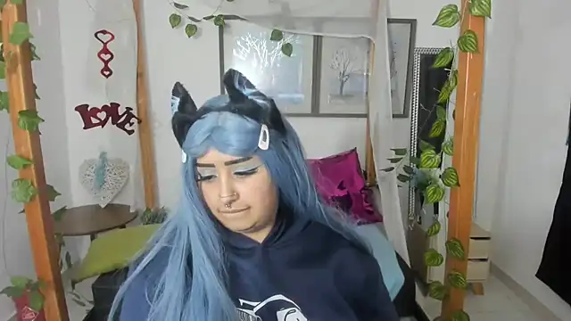 lussyevans24 online show from March 13, 2025, 10:26 am