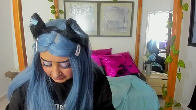 lussyevans24 online show from March 20, 2025, 10:54 am