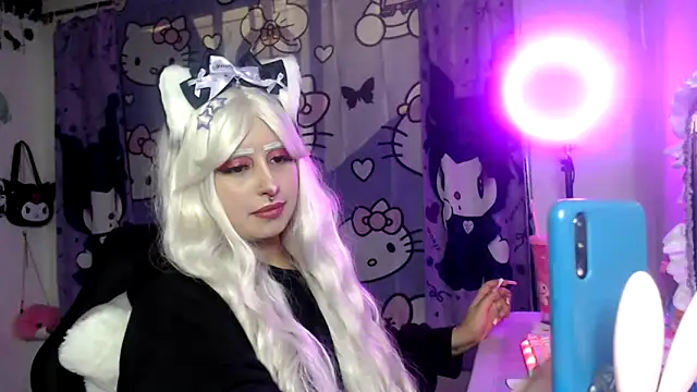 lussyevans24 online show from November 8, 2025, 4:23 am