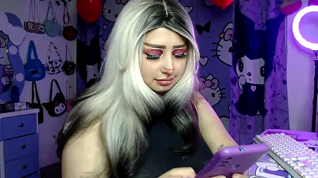 Snapshot of lussyevans24 chatting on February 20, 2026, 6:26 am lussyevans24 online show from February 20, 2026, 6:26 am