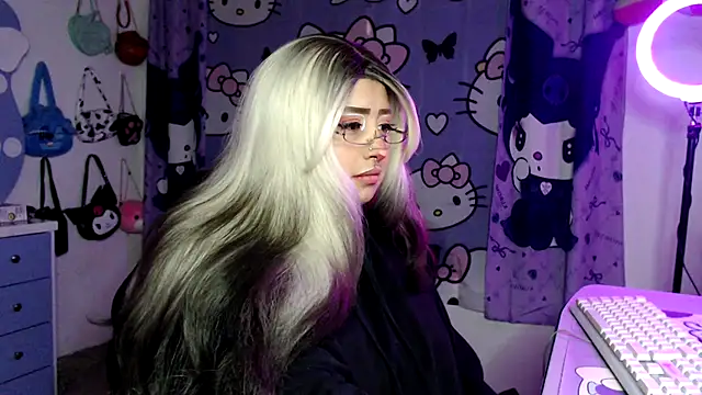 Snapshot of lussyevans24 chatting on February 28, 2026, 3:40 am lussyevans24 online show from February 28, 2026, 3:40 am
