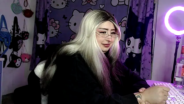 Snapshot of lussyevans24 chatting on April 25, 2026, 3:31 am lussyevans24 online show from April 25, 2026, 3:31 am