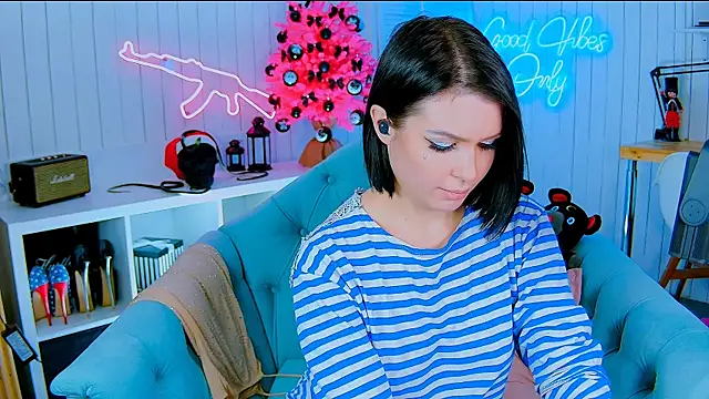 My toys pink online show from January 4, 2025, 10:13 pm