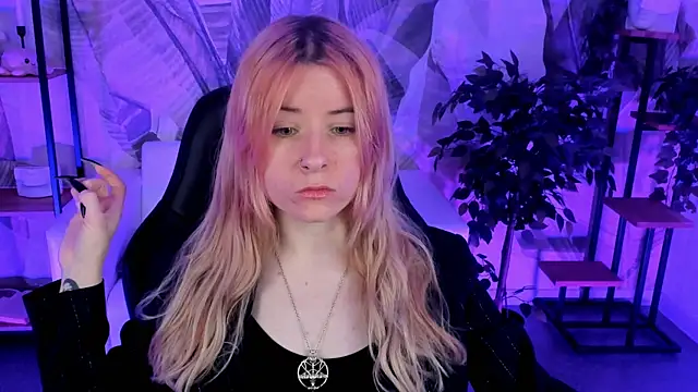 Snapshot of LexiWenford chatting on December 14, 2024, 5:51 am LexiWenford online show from December 14, 2024, 5:51 am