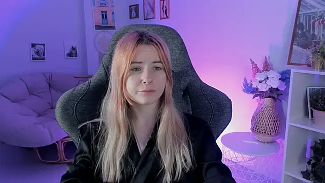 Snapshot of LexiWenford chatting on December 16, 2024, 2:47 am LexiWenford online show from December 16, 2024, 2:47 am