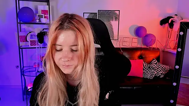 Snapshot of LexiWenford chatting on December 19, 2024, 2:34 am LexiWenford online show from December 19, 2024, 2:34 am