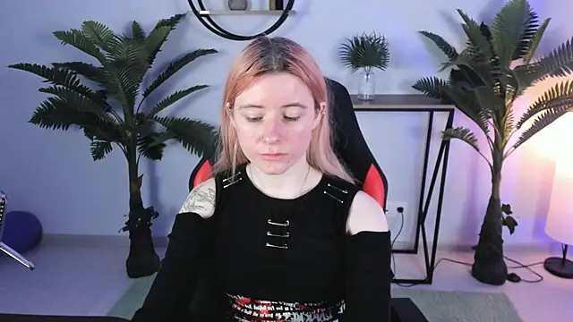 Snapshot of LexiWenford chatting on December 20, 2024, 6:19 am LexiWenford online show from December 20, 2024, 6:19 am