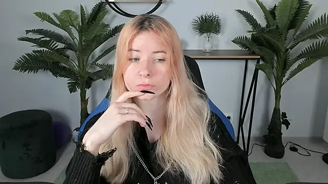 Snapshot of LexiWenford chatting on December 24, 2024, 6:11 am LexiWenford online show from December 24, 2024, 6:11 am