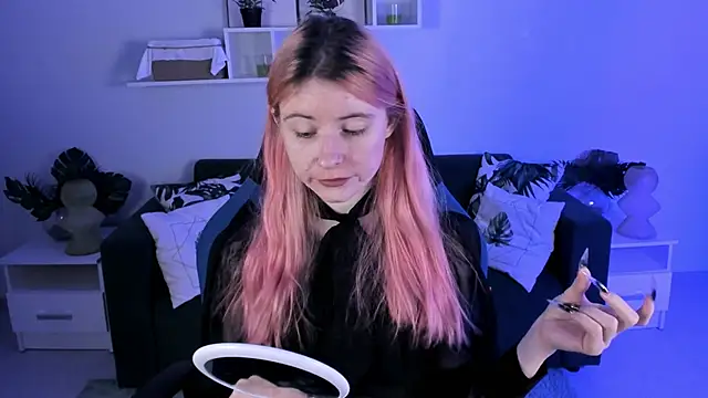 Snapshot of LexiWenford chatting on January 15, 2025, 5:50 am LexiWenford online show from January 15, 2025, 5:50 am