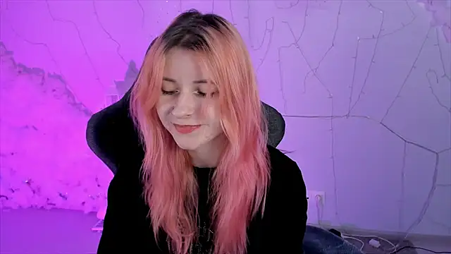 Snapshot of LexiWenford chatting on January 28, 2025, 5:54 am LexiWenford online show from January 28, 2025, 5:54 am