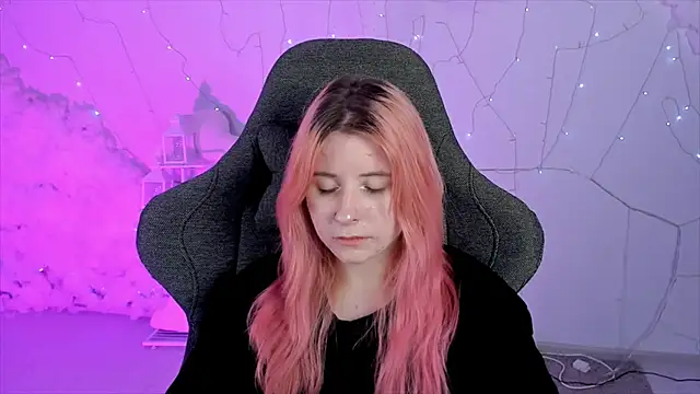 Snapshot of LexiWenford chatting on January 28, 2025, 8:57 am LexiWenford online show from January 28, 2025, 8:57 am