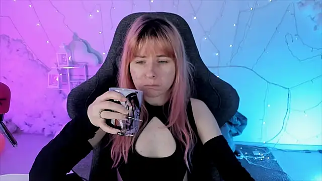 Snapshot of LexiWenford chatting on February 4, 2025, 2:49 am LexiWenford online show from February 4, 2025, 2:49 am