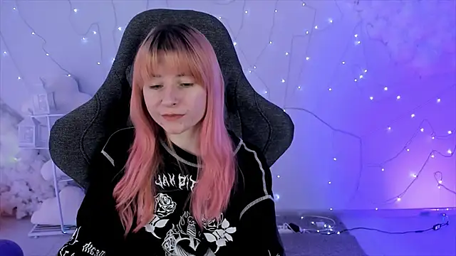 Snapshot of LexiWenford chatting on February 7, 2025, 5:52 am LexiWenford online show from February 7, 2025, 5:52 am