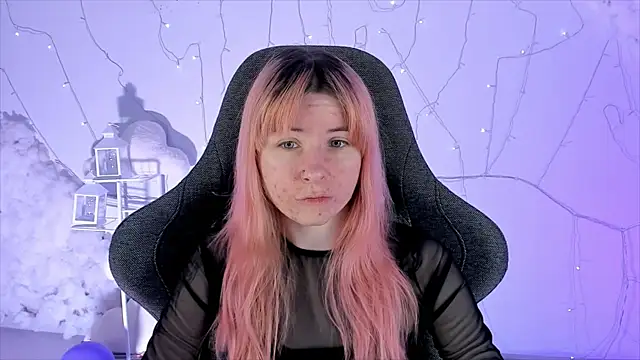 Snapshot of LexiWenford chatting on February 10, 2025, 2:52 am LexiWenford online show from February 10, 2025, 2:52 am