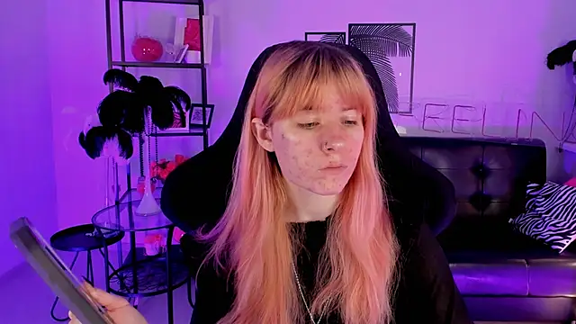 Snapshot of LexiWenford chatting on February 20, 2025, 3:12 am LexiWenford online show from February 20, 2025, 3:12 am